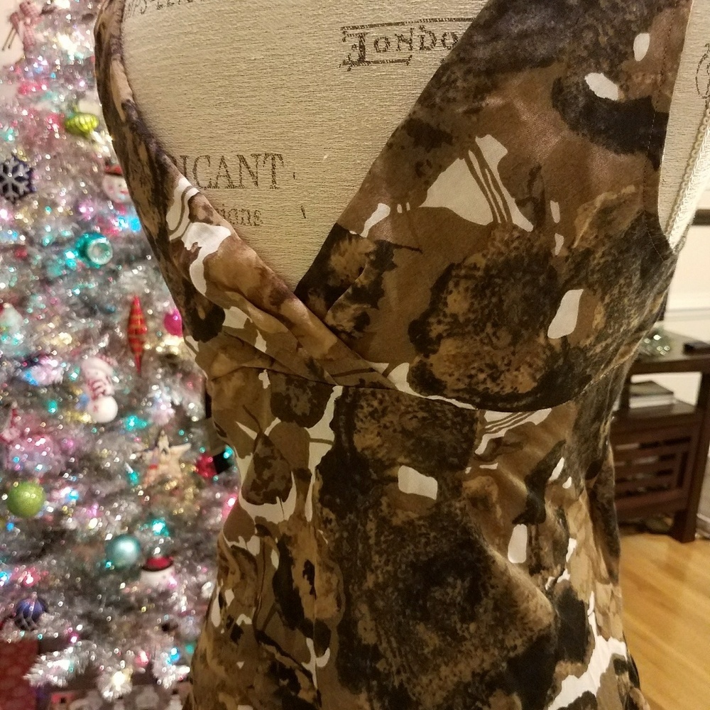 NIC + ZOE Brown Floral Wrap Blouse Top Size 4 NWT V-Neck Tie Waist $109 - Picture 5 of 6